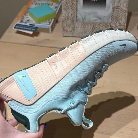 Nike Free Metcon 6 Training Shoes in Light Blue and Light Pink - Picture 14 of 14